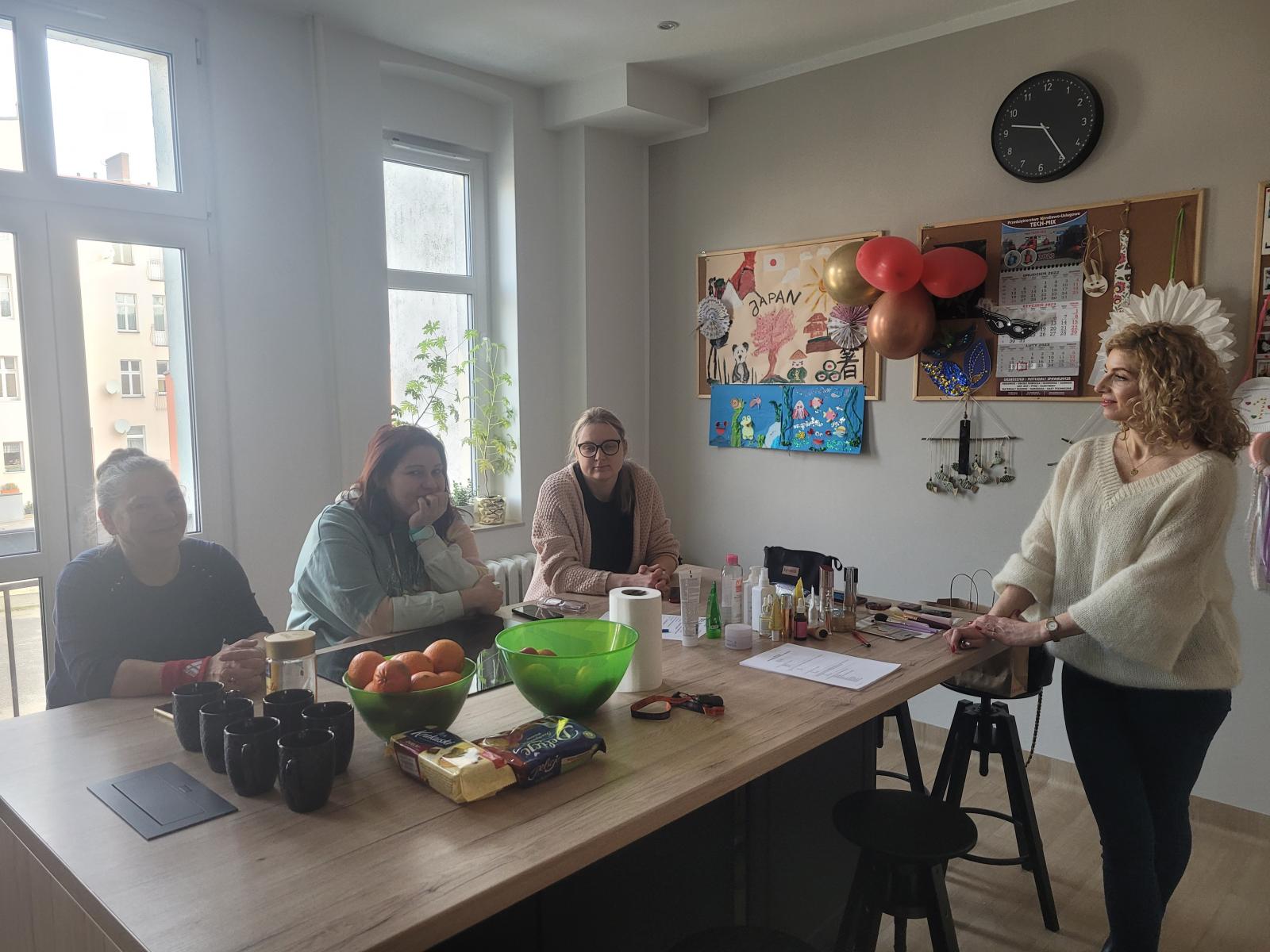 Warsztaty urody i wizażu dla mam zastępczych