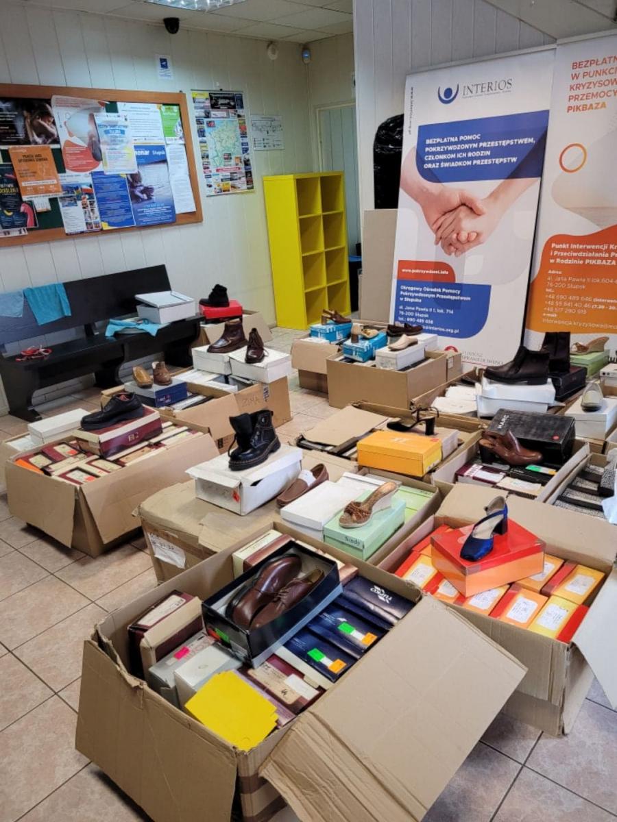 Obejrzyj, przymierz i weź obuwie całkowicie za darmo