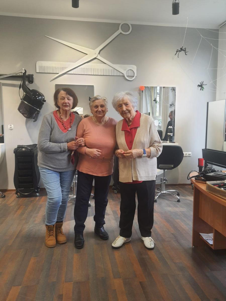 Wizyta w Zespole Szkół Budowlanych – Metamorfozy Naszych Seniorów