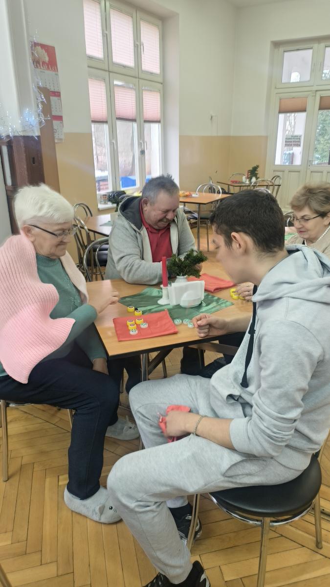 Śmiech, gry i serca na medal – wyjątkowe spotkanie pokoleń