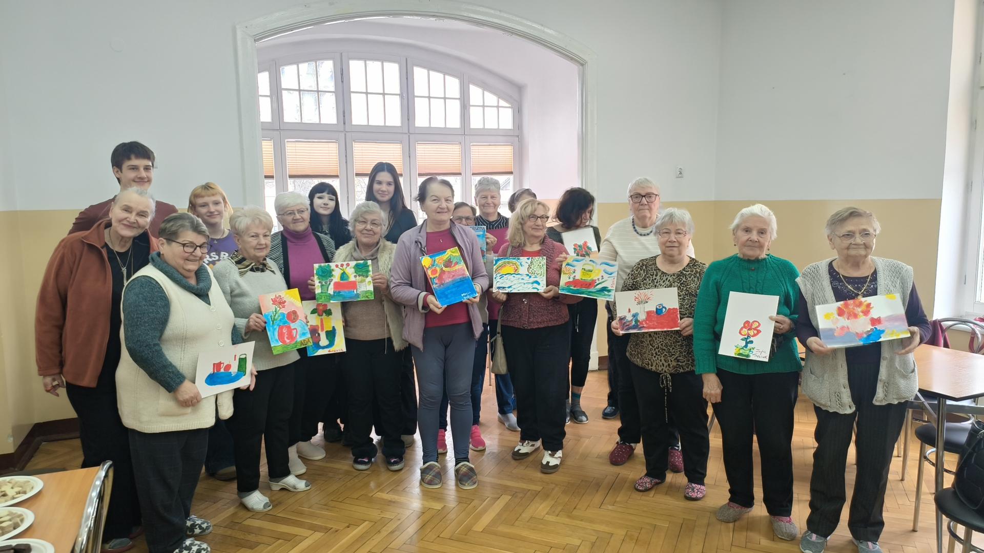 Warsztaty malarskie w DDPS „Bezpieczna Przystań”