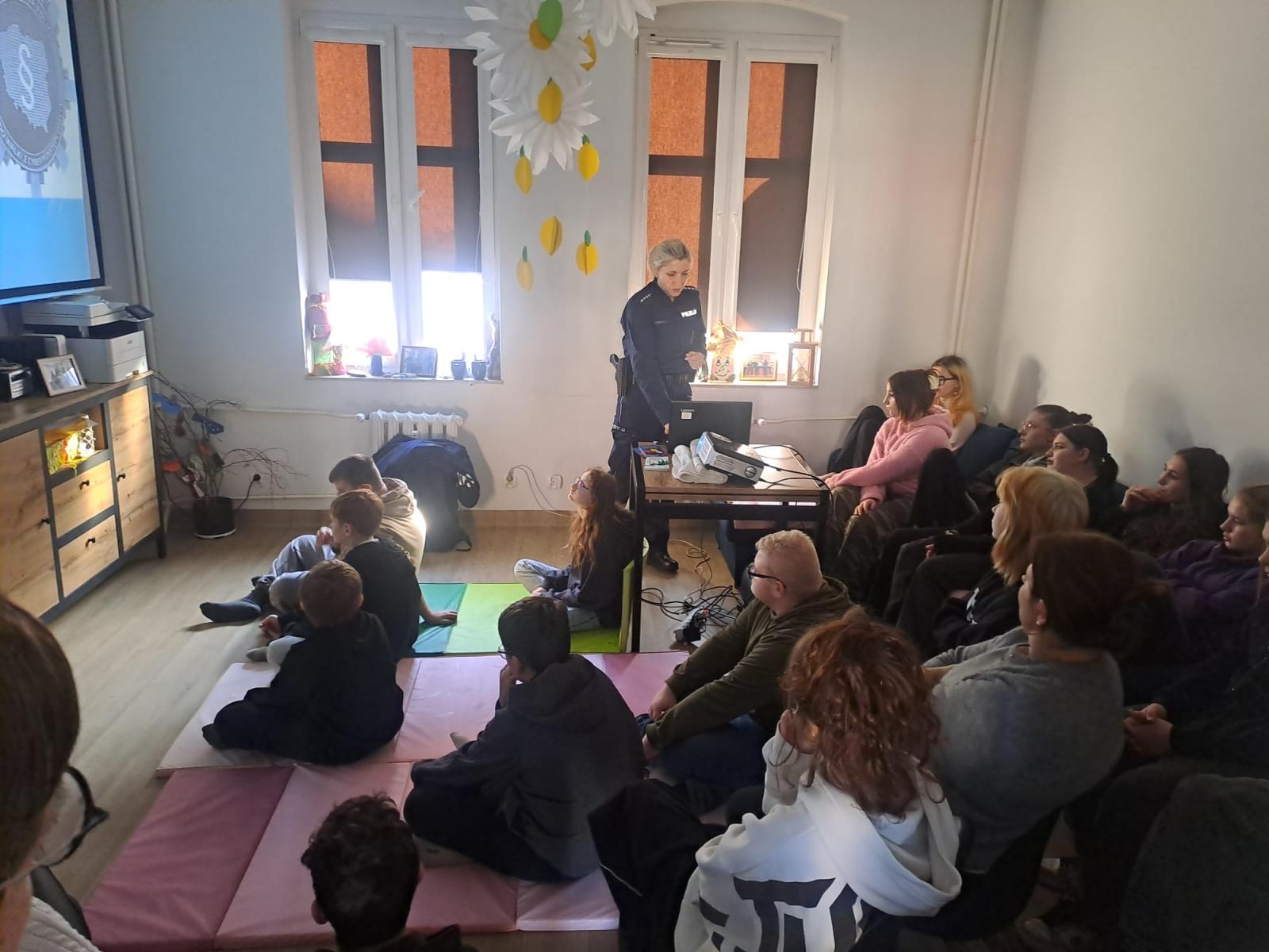 Świadomość i bezpieczeństwo w sieci – warsztaty o cyberprzemocy w naszej placówce