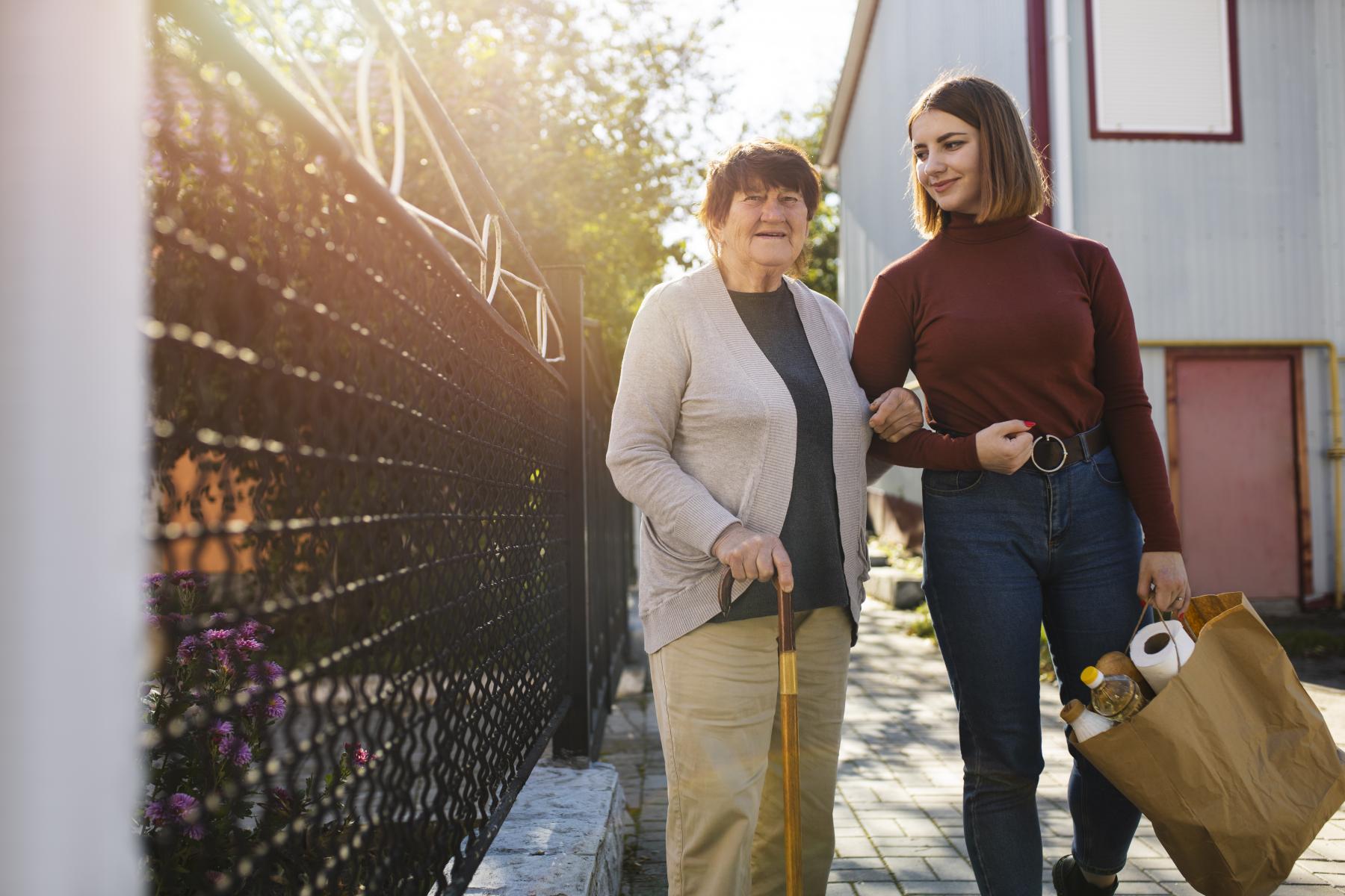 Wspomóż słupskich seniorów - zostań naszym wolontariuszem