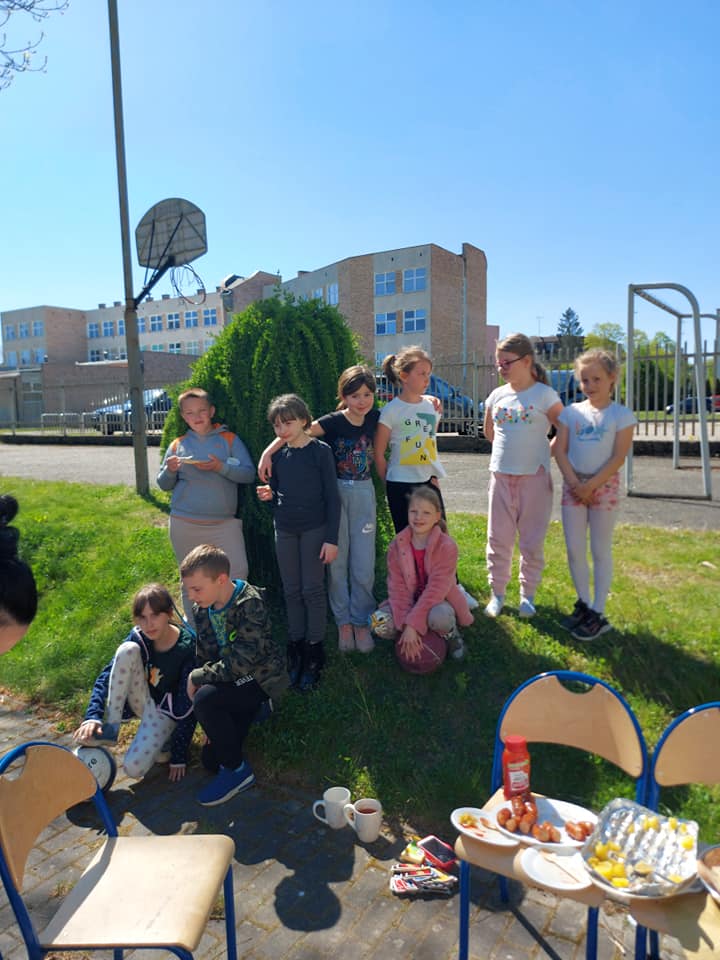Majowy piknik na kocach Placówki Wsparcia Dziennego nr 3