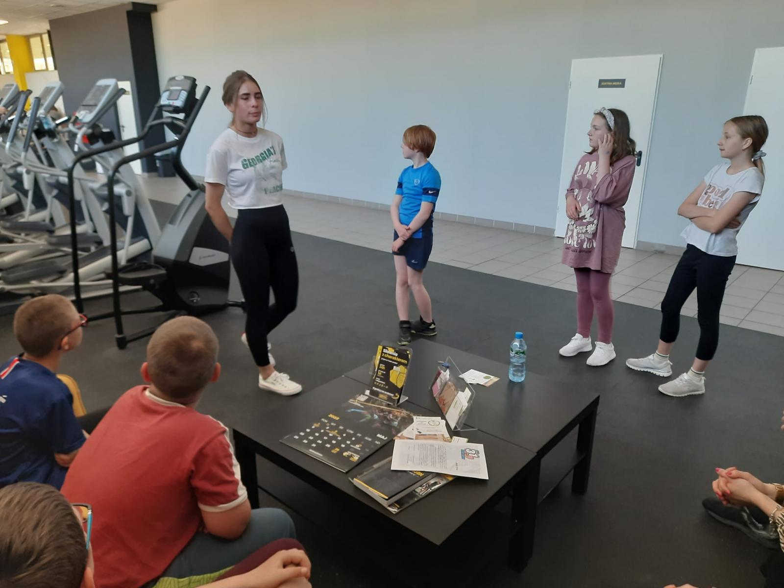 Ćwiczenia na siłowni RMG GYM Placówek Wsparcia Dziennego  nr 2 i 4